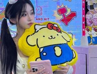 pans – 在李沫的温柔套图作品中，揭开甜美与毒舌的层层面纱