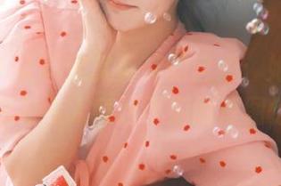 pans – 认真欣赏英英的自拍：她的套图中总有令人意想不到的原图惊喜