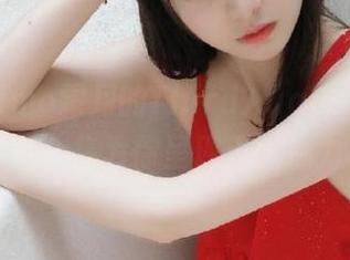 探寻shimo霜月的ThirdAugust，精美写真合集为你呈现无限魅力！