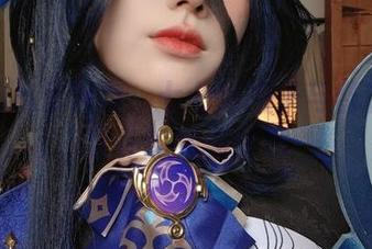 魅惑的私房图集：七七娜娜子与普利茅斯女仆的绝美时刻