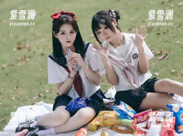 丝慕GIRL-佳佳 丝慕GIRL - 佳佳精美美腿写真合集,高清细腻展现优雅与迷人的气质!