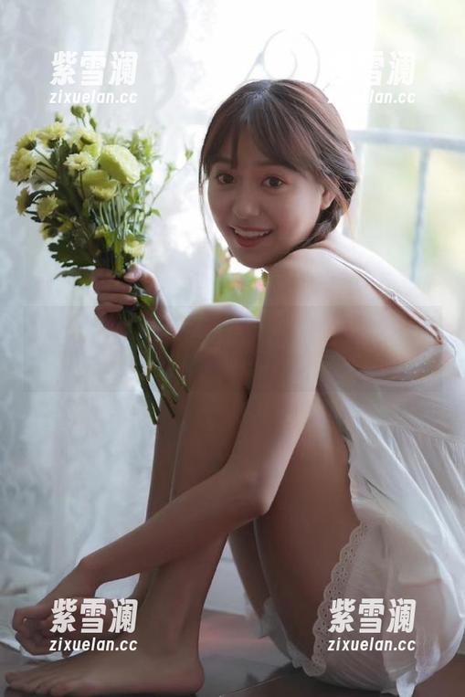 丽柜-AMY 丽柜 - AMY皮衣写真精选:独特魅力在每一张图片中闪耀