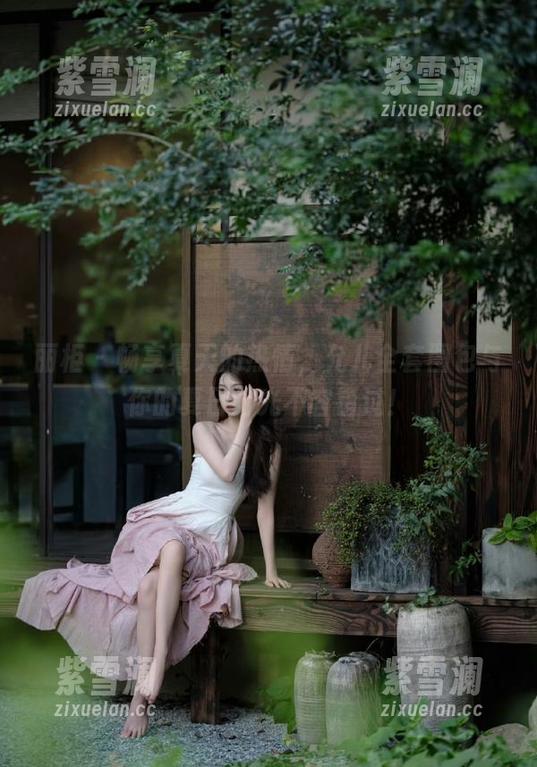 丽柜-允儿 丽柜 - 畅享夏天的热情,允儿全套图包与你的夏日时光不容错过!