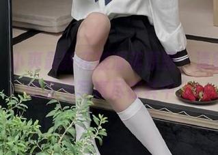 丽柜 – 小爽最新花漾清莲原图，清新俏丽的夏日写真尽在其中！
