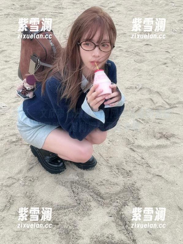 丽柜-文欣 丽柜 - 文欣带你探索定制网袜作品的无限可能,时尚潮流不再单调