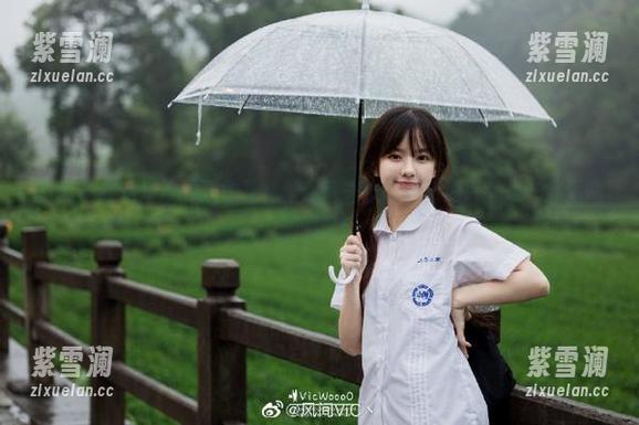 丽柜-汐汐 丽柜 - 走进汐汐的双生花花季:每一张写真与照片都是一份温暖的回忆!