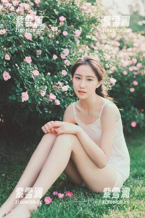 丽柜-钟情 丽柜 - 校园美景不止于书本,“钟情校园”写真资源让你领略青春的另一面!