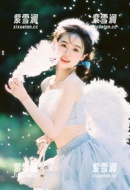 丽柜-黄芬 丽柜 - 黄芬的礼服写真,细致的照片拼凑出她心灵深处的优雅与风华