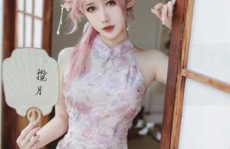 通过“仙女月”的瑜伽写真图集，领悟生活中的平衡与美丽，心灵旅程开始吧！