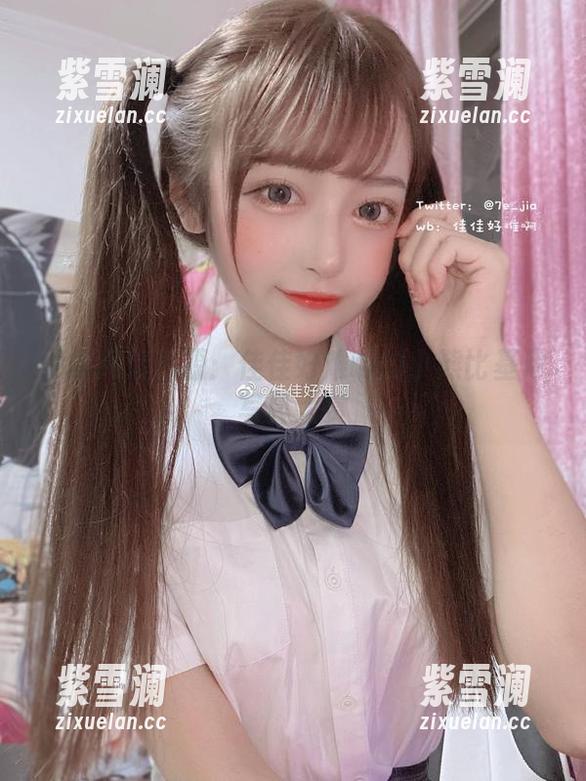 绝美高清资源：佳佳好难啊的小熊比基尼写真大赏