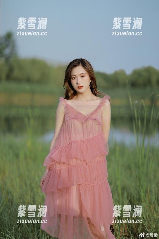 克拉女神-大阳 克拉女神 - 大阳与少女的私拍图集:让你感受别样的青春之美
