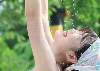 克拉女神 – 精选百琳体操服图集：感受运动与艺术融合下的动人瞬间与美丽。