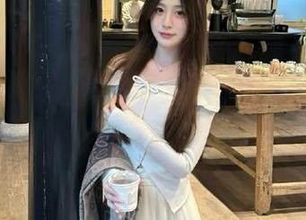 兔玩映画精心呈现全集作品，学姐的睡衣，揭示青春的纯真与美好
