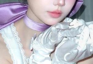 初夏女神 – 阳光下的依依，私拍泳装原图展现了无尽的青春气息与活力
