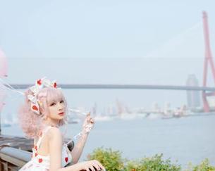 精彩呈现“叉子宝宝”牛仔裤写真，免费原图下载，尽享青春个性的风采！
