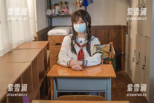 啊日日_Ganlory 图片新体验:啊日日_Ganlory豹纹写真,带你走入一个充满魅力的视觉空间!