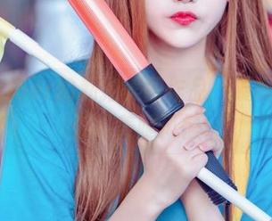 啾小妍Deer的私拍美图作品，展现喧嚣之外的美腿风情