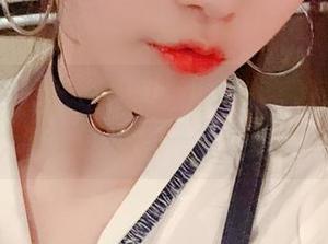 在这里，你可以找到啾小妍Deer海边写真合集，带你领略不一样的蓝色世界！