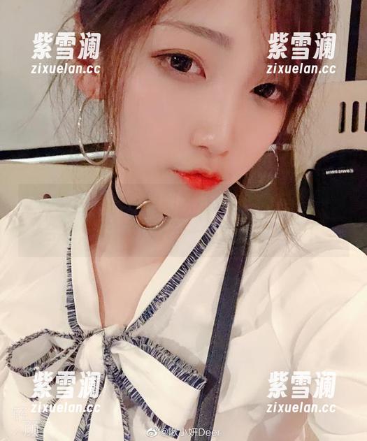 啾小妍Deer 在这里,你可以找到啾小妍Deer海边写真合集,带你领略不一样的蓝色世界!