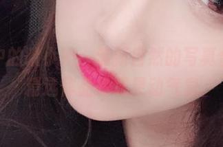 浴缸中的啾小妍：清新自然的写真合集，精选作品尽现灵动气息