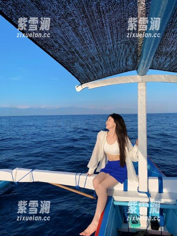 喵糖映画 喵糖映画独家精选花园白裙写真,展现女性独特魅力与自然风情