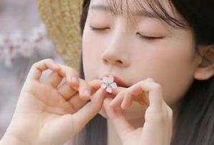 嗲囡囡 – 赵小米Kitty独家揭秘肉丝写真，精选美图展现魅力四射的当代女性风姿