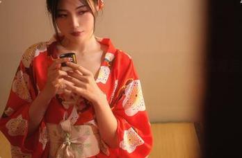 璀璨星辰：大梨子不是御姐以COS写真诠释杀生院祁荒的奇幻之旅