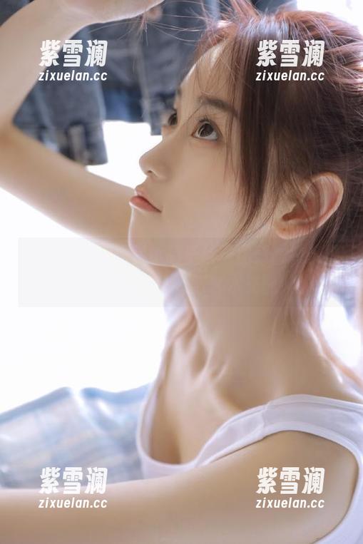 头条女神-小晴子 头条女神 - 探索小晴子丝袜图集,感受她作品中的性感与艺术交融