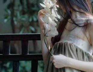 头条女神 – 琳琅满目的棉袜：张梓然原图下载无门，心塞无比！