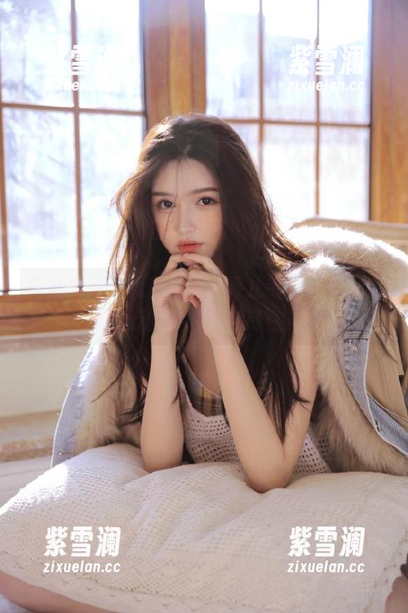头条女神-松果儿 头条女神 - 无圣光的松果儿毛衣图集,春冬流行的时尚灵感尽在其中