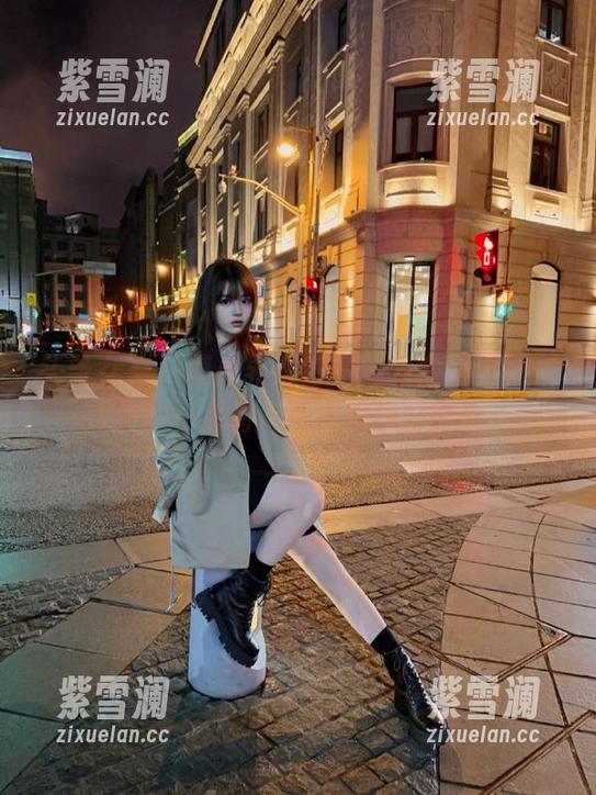 头条女神-莫小希 头条女神 - 莫小希婚纱写真集全新更新:与她一起踏入浪漫的梦幻世界