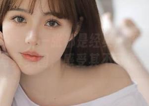 头条女神 – 每一张都是经典：探索陈怡曼姐姐的写真美图，感受其不可抗拒的魅力