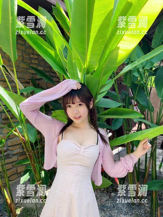 姜仁卿(강인경)全套甜蜜ASMR写真，独特图片让你沉浸在轻声细语中