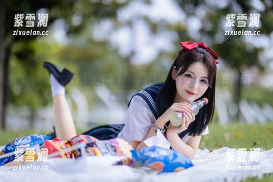 学妹加速跑 - 敏儿粉色写真作品集更新：在风格与自我评讽间游走的甜蜜尝试。