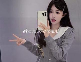 小小奶瓶儿再度来袭，白色蕾丝COS作品掀起浪漫风潮