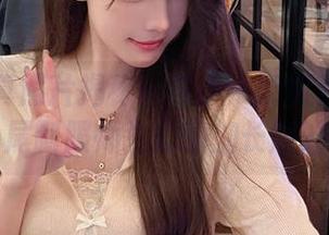 最新写真照片揭秘：与小小奶瓶儿一起走进双马尾制服师生剧情加长版的世界！