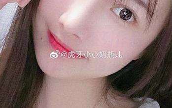 小小奶瓶儿最新毛衣系列作品，丰富的写真资源，尽情浏览！