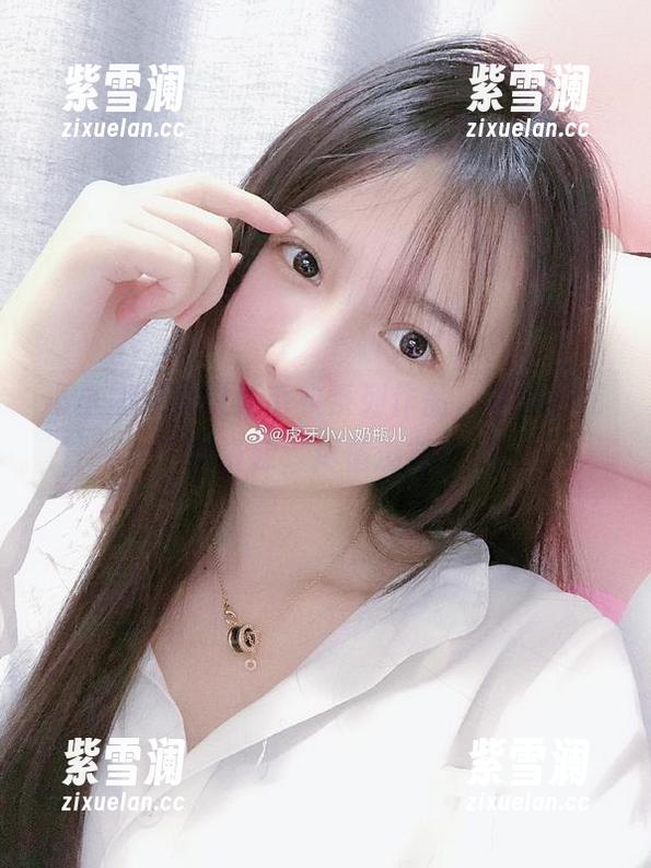 小小奶瓶儿 小小奶瓶儿最新毛衣系列作品,丰富的写真资源,尽情浏览!