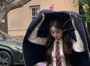 最新作品集里，小瑶幺幺化身神秘八重巫女，探索不一样的摄影视角！
