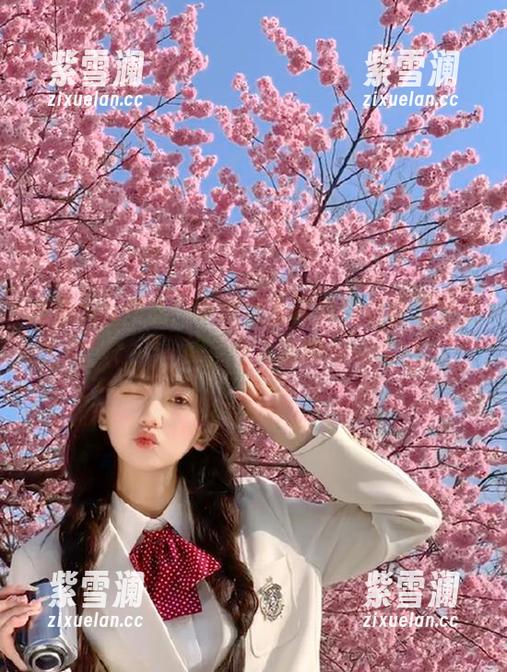 小瑶幺幺 高清cos作品:小瑶幺幺带来的碧蓝温泉之旅,令人陶醉