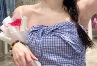 尤果网 – 一只香蕉船的专业秘书：优雅写真壁纸让人心驰神往