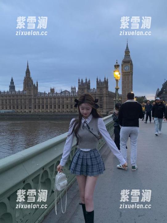 尤果网-叶希 尤果网 - 领略叶希的摄影风格,《吊带》系列原图中展现令人心动的青春气息。