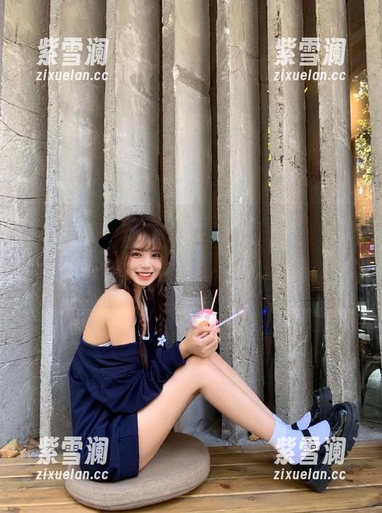 尤果网-心儿 尤果网 - 心儿在教室里的高清写真,免费下载丰富内容,捕捉青春的每一个动人瞬间!