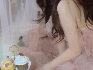 尤果网 – 景思晴办公室全套写真原图分享，带你领略她的职场时尚与个性风格！