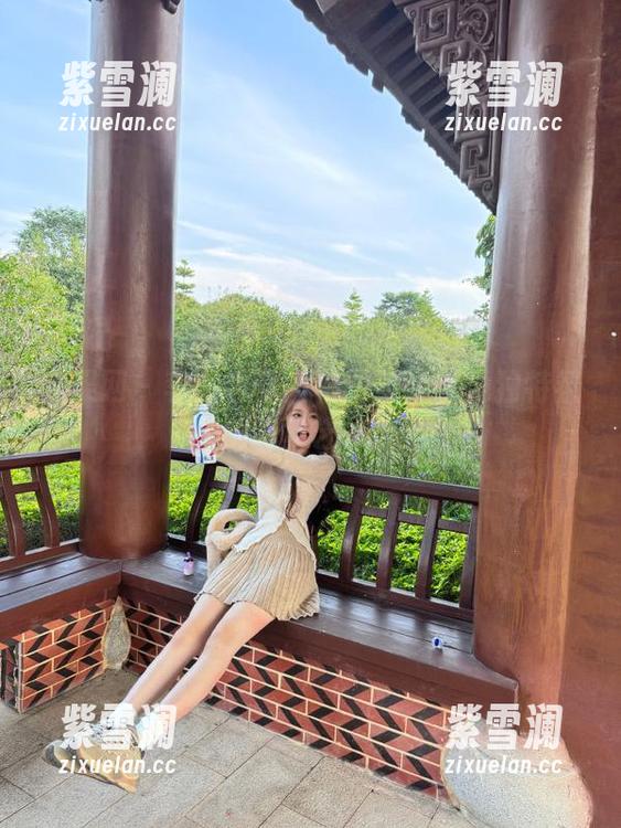 尤果网-李焱 尤果网 - 李焱镂空风格图集:感受独特氛围的写真艺术合集