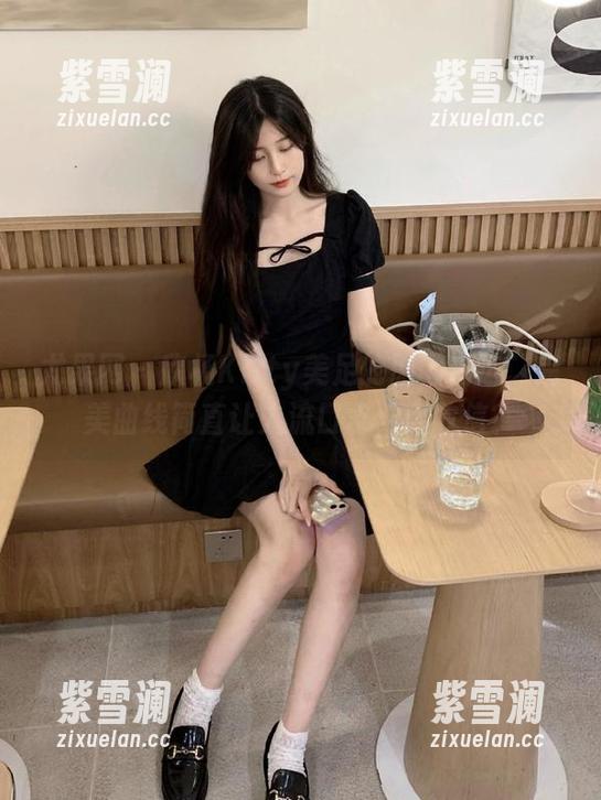 尤果网-欣杨Kitty 尤果网 - 欣杨Kitty美足的原图精选,完美曲线简直让人流口水,你敢信?