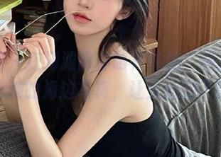 尤果网 – 在海滩陪伴萌神妹妹，网盘中藏着她的海边写真，让人心动不已