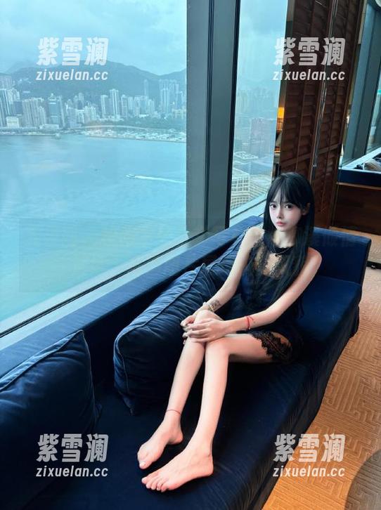 尤果网-陈柳溪 尤果网 - 校服主题全套写真由陈柳溪倾情演绎,高清图片展现校园风貌
