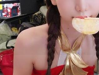 尤果网 – 限量版！下载雯雯连体衣全套写真，一起享受时尚与可爱世界！