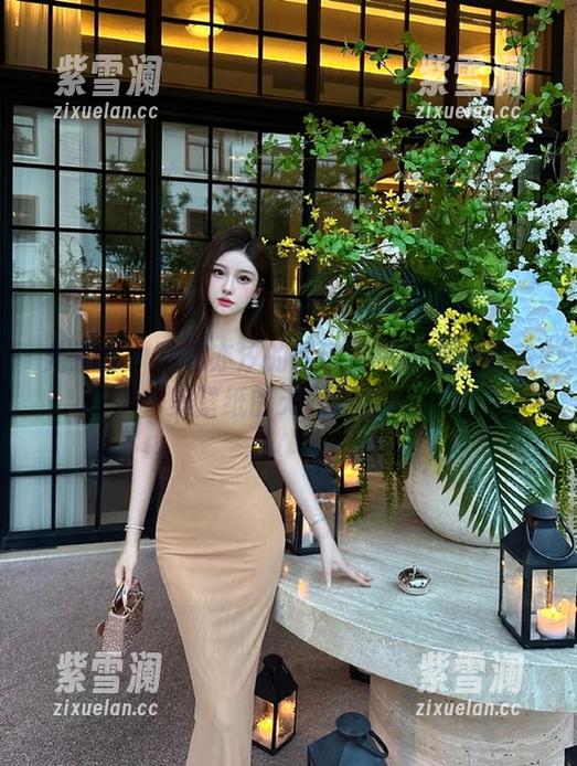 尤果网-颜亦汐 尤果网 - 在颜亦汐的吊带写真中寻找到完美壁纸的无限可能!